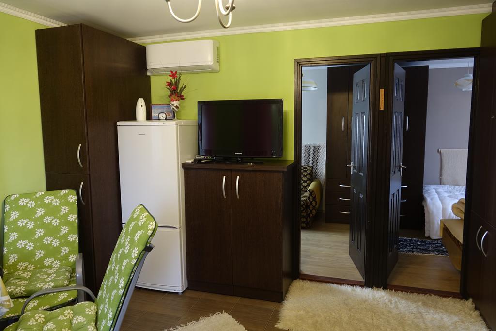 Mesteri Apartman Buitenkant foto